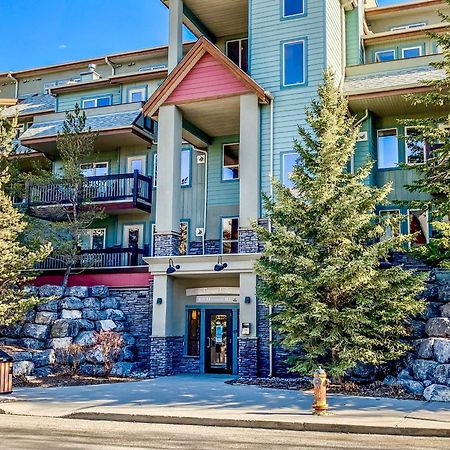 Canmore Mountain View Loft Apartment Heated Outdoor Pool Екстер'єр фото
