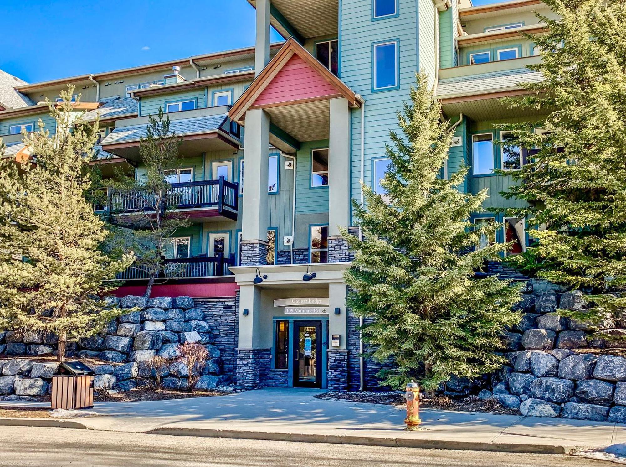 Canmore Mountain View Loft Apartment Heated Outdoor Pool Екстер'єр фото